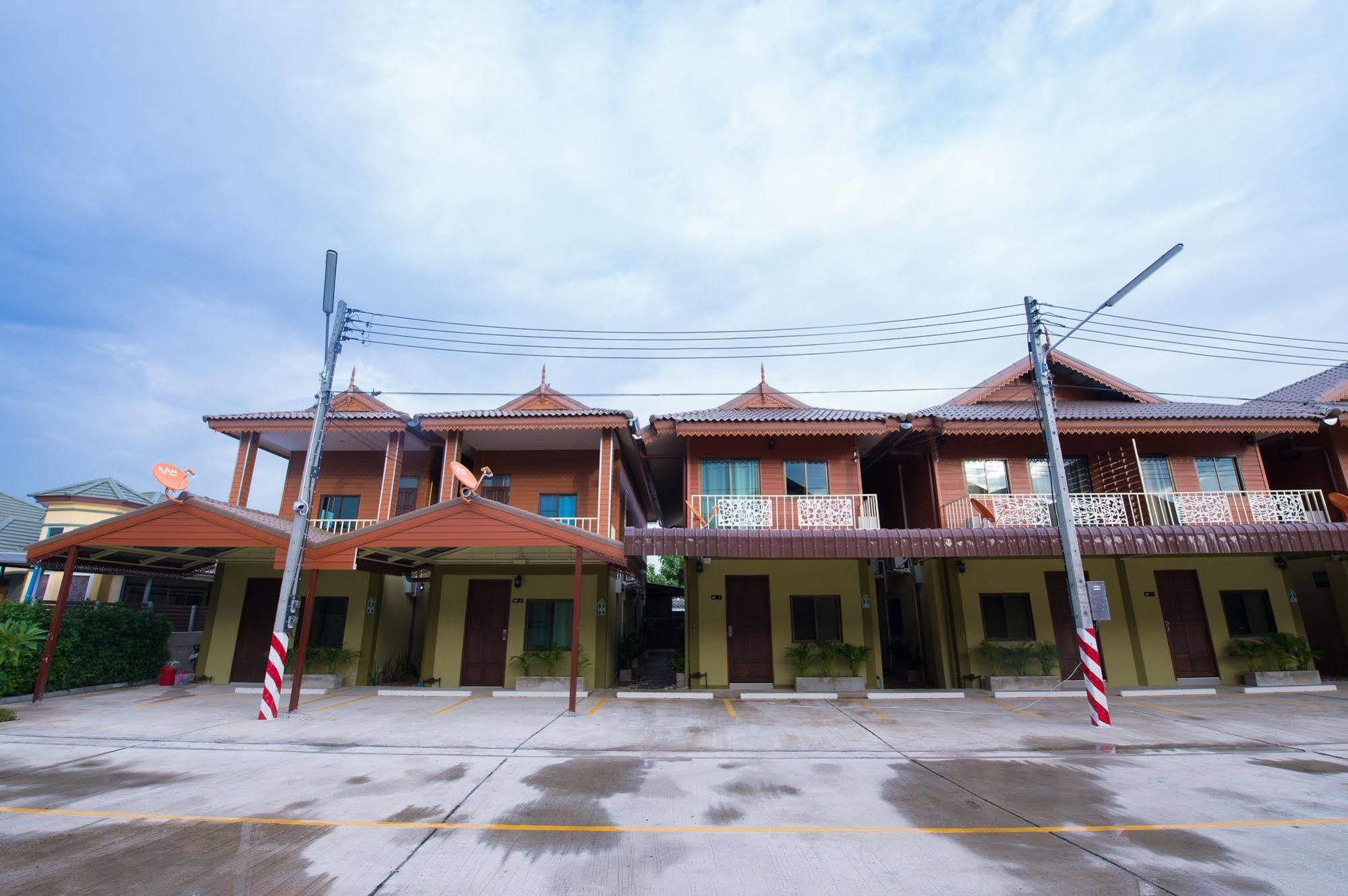 Sri Siam Resort Kanchanaburi Luaran gambar