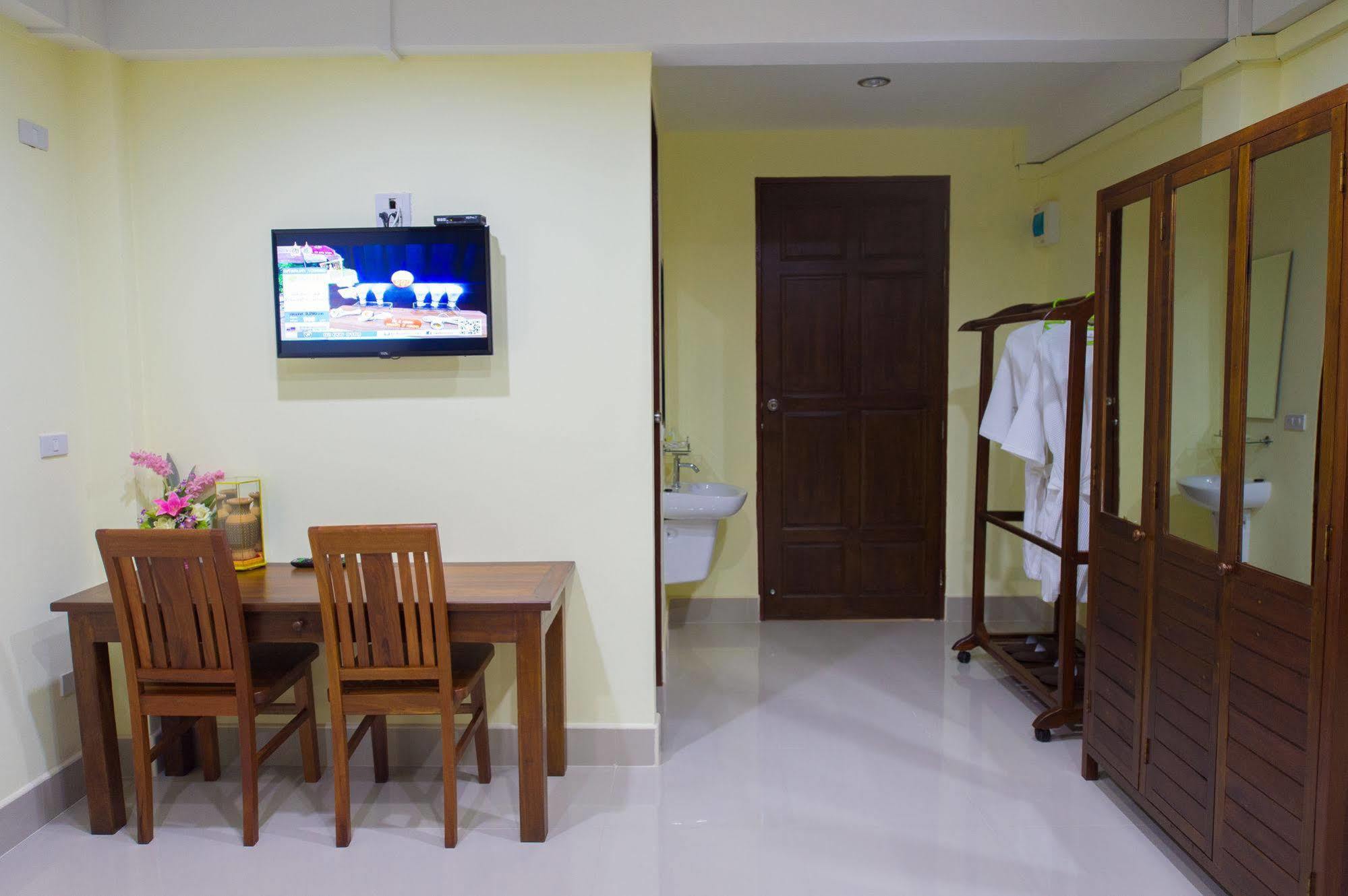Sri Siam Resort Kanchanaburi Luaran gambar